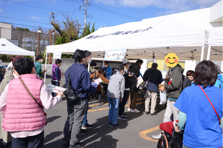 2024 お楽しみ会の様子 模擬店（焼きそば）