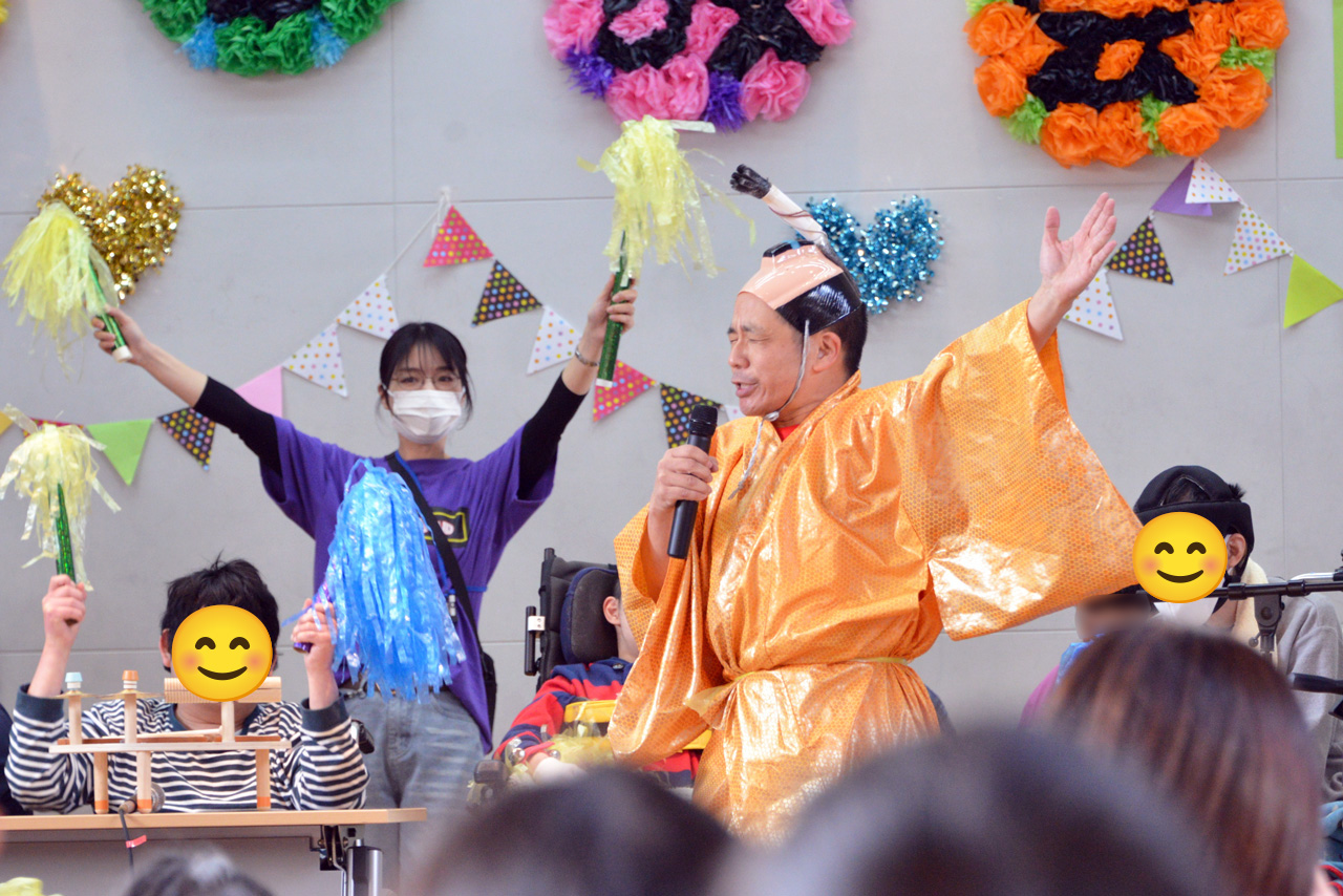 2025 お楽しみ会の様子 体育館ステージ（ひびたバンド3）